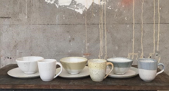 Becher, Schüsseln, Teller