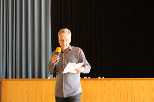Foto:© Barbara Minta Martin Dörk bei Ansprache