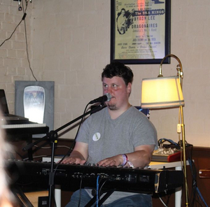 Foto: Carsten Schnathorst am Keyboard